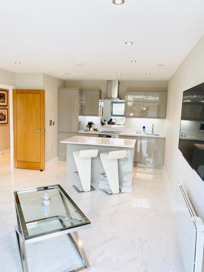 Superior Apartment In Cardiff City Centre Eksteriør billede