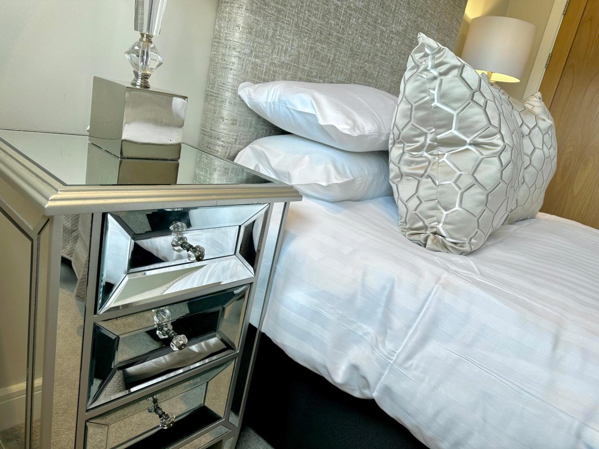 Superior Apartment In Cardiff City Centre Eksteriør billede